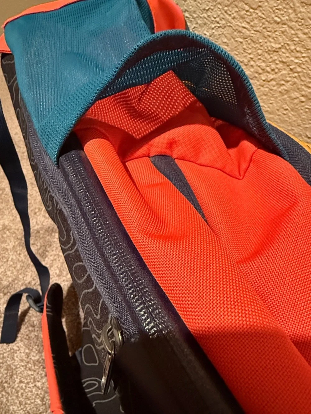 Eagle Creek Wayfinder 30L Backpack Laptop Hiking Travel Orange Yellow Blue - Picture 5 of 15